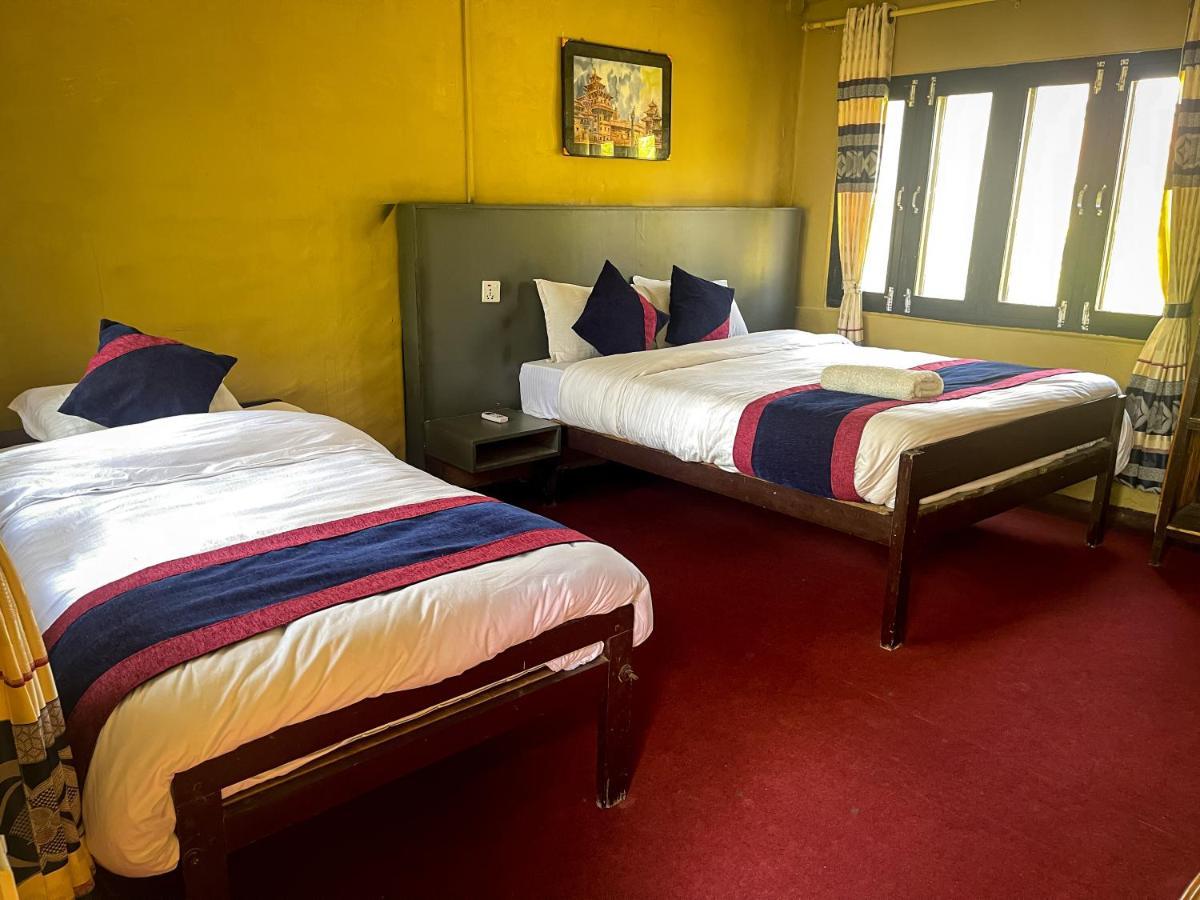 Hotel Tharu Garden, Sauraha Extérieur photo
